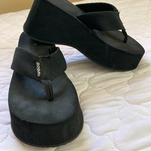 Soda | Shoes | Soda Platform Flip Flops Sandals Black | Poshmark